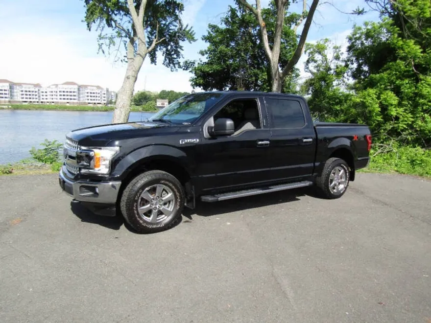 2019 Ford F-150 XLT photo 1