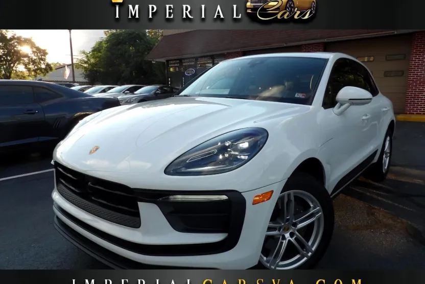 2023 Porsche Macan T photo 1