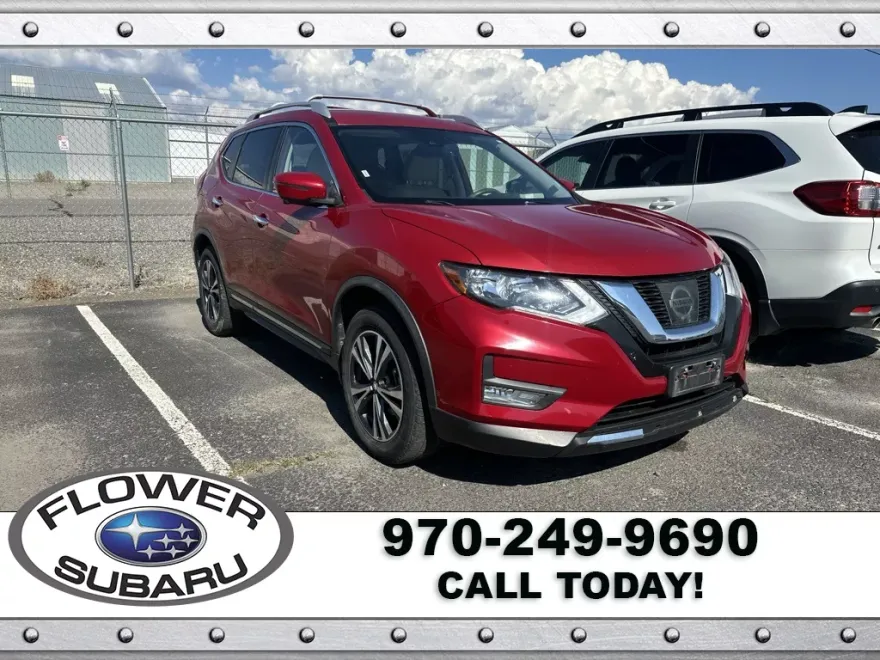 2017 Nissan Rogue SL photo 1