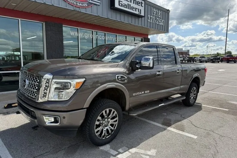 2016 Nissan Titan Platinum Reserve photo 1