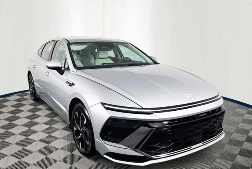 2024 Hyundai Sonata SEL photo 1