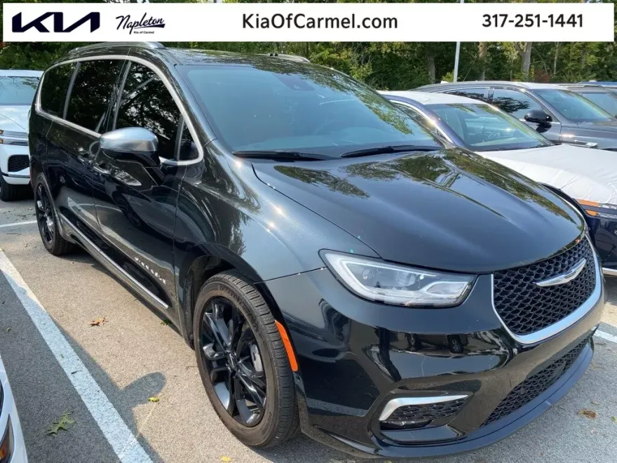 2022 Chrysler Pacifica Pinnacle photo 1