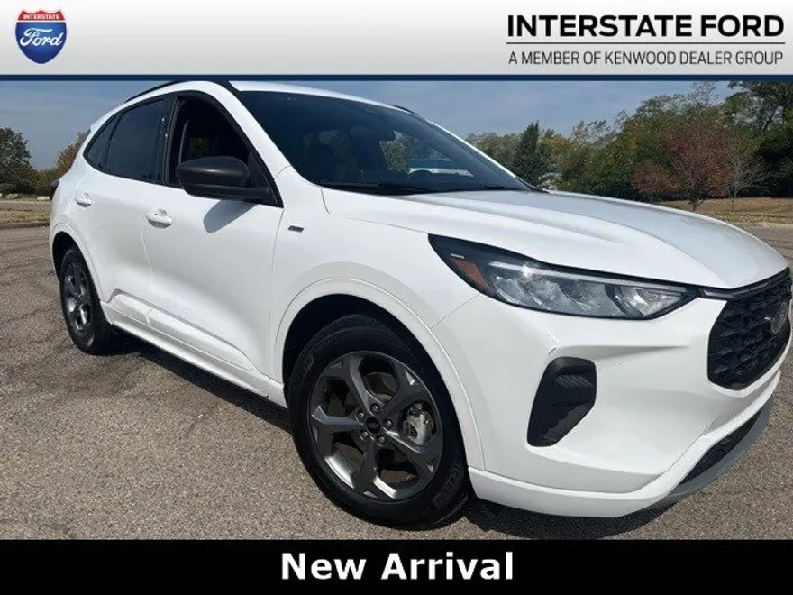 2023 Ford Escape ST-Line photo 1