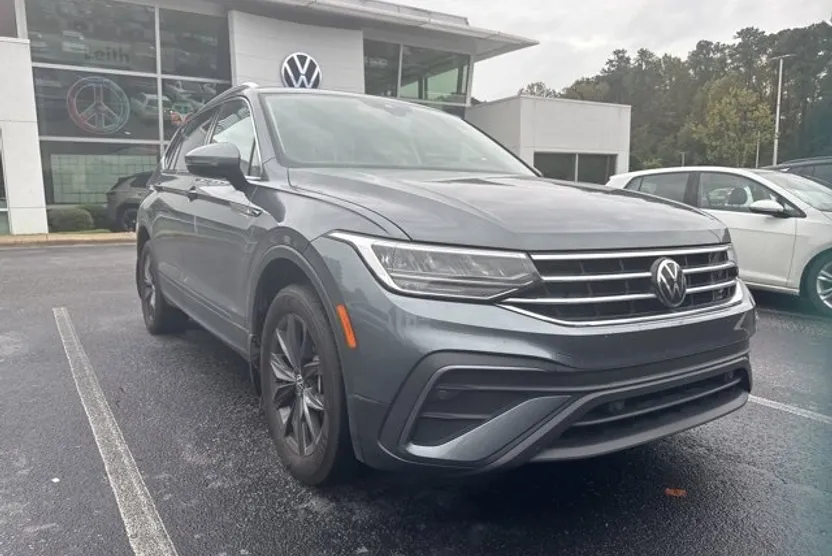2022 Volkswagen Tiguan SE photo 1