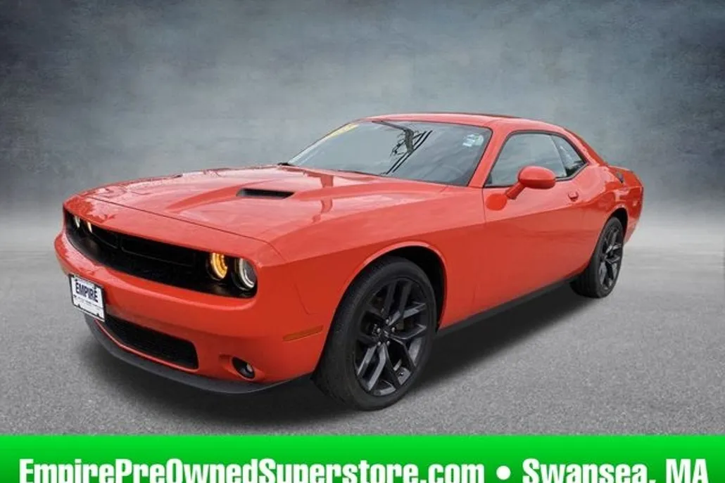 2022 Dodge Challenger SXT photo 1
