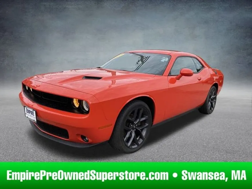 2022 Dodge Challenger SXT photo 1