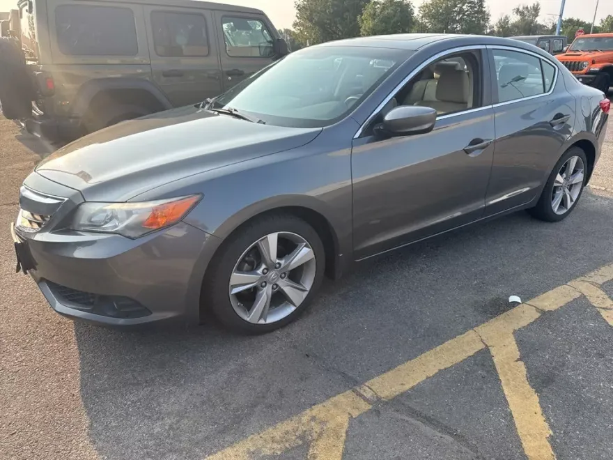 2013 Acura ILX 2.0L Technology photo 1