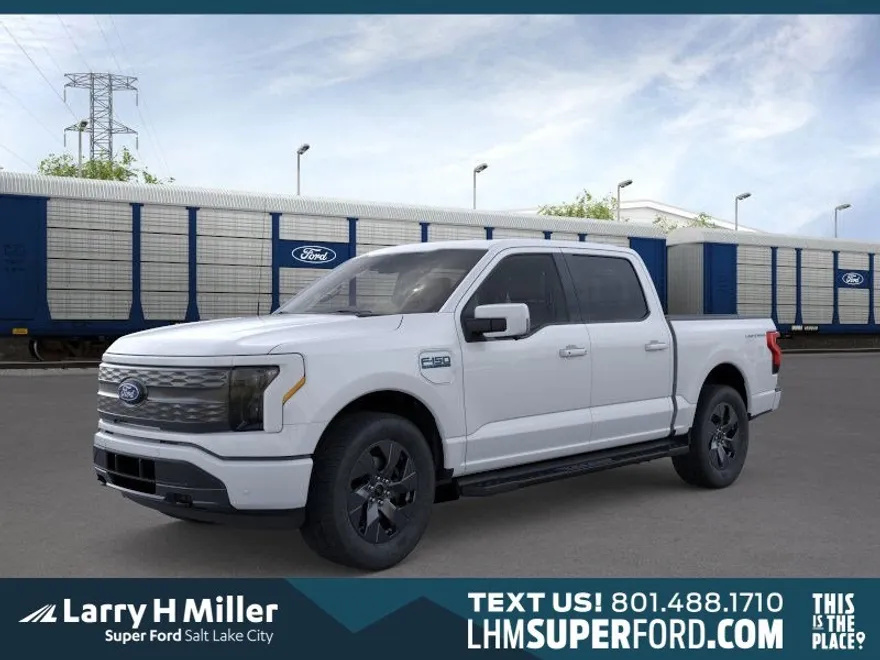 2025 Ford F-150 Lightning Lariat photo 1