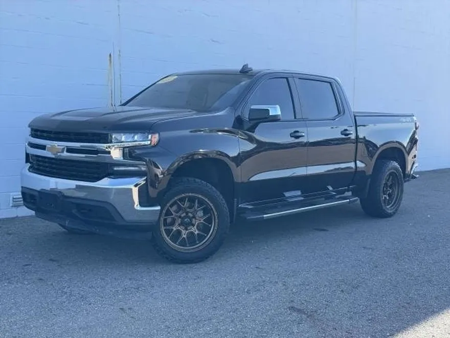 2020 Chevrolet Silverado 1500 LT photo 1