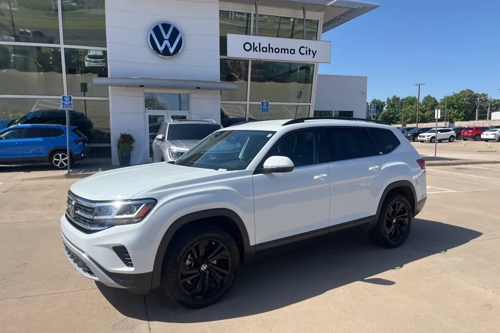 2023 Volkswagen Atlas V6 SE Technology photo 1