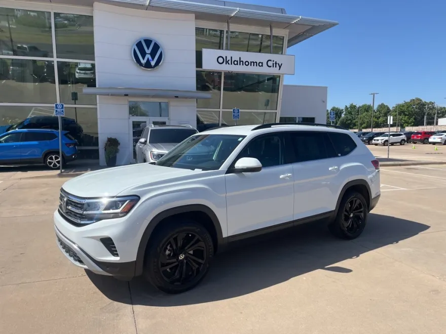 2023 Volkswagen Atlas V6 SE Technology photo 1
