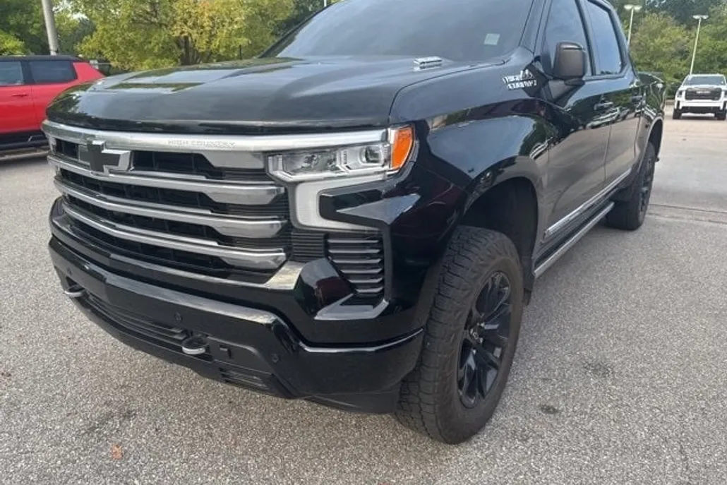 2024 Chevrolet Silverado 1500 High Country photo 1