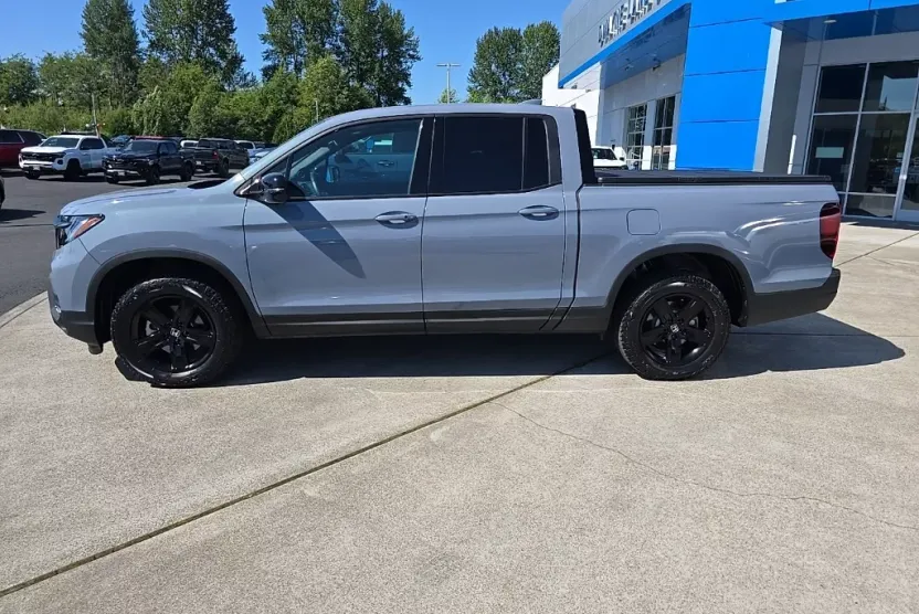 2023 Honda Ridgeline Black Edition photo 1