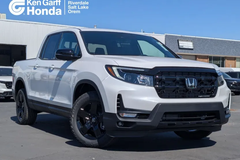 2025 Honda Ridgeline Black Edition photo 1