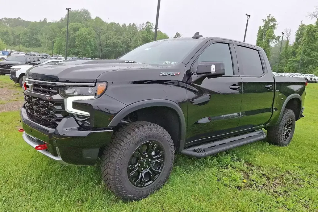 2025 Chevrolet Silverado 1500 ZR2 photo 1