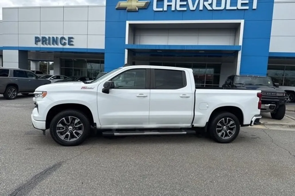 2023 Chevrolet Silverado 1500 RST photo 1
