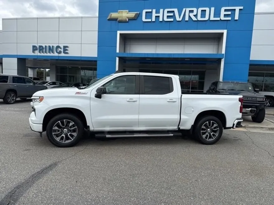 2023 Chevrolet Silverado 1500 RST photo 1