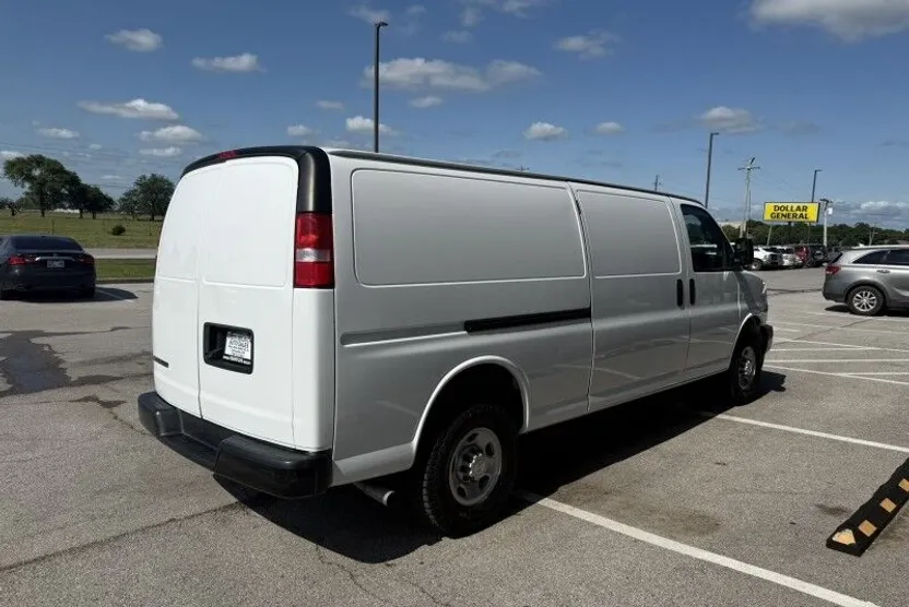 2023 Chevrolet Express photo 1