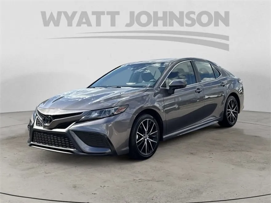 2024 Toyota Camry SE photo 1