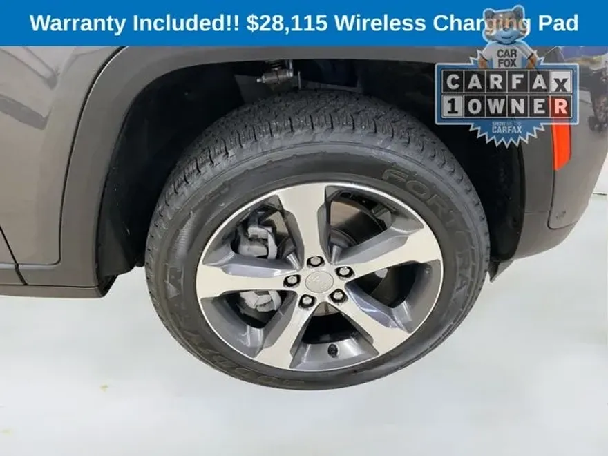 2022 Jeep Cherokee Limited 4xe photo 1
