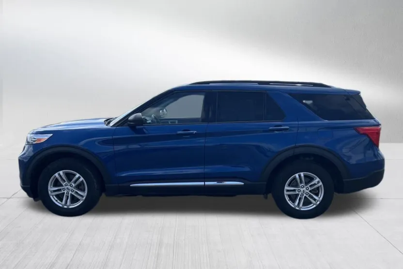 2022 Ford Explorer XLT photo 1
