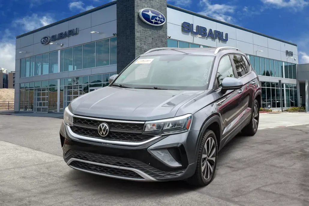 2022 Volkswagen Taos SE photo 1