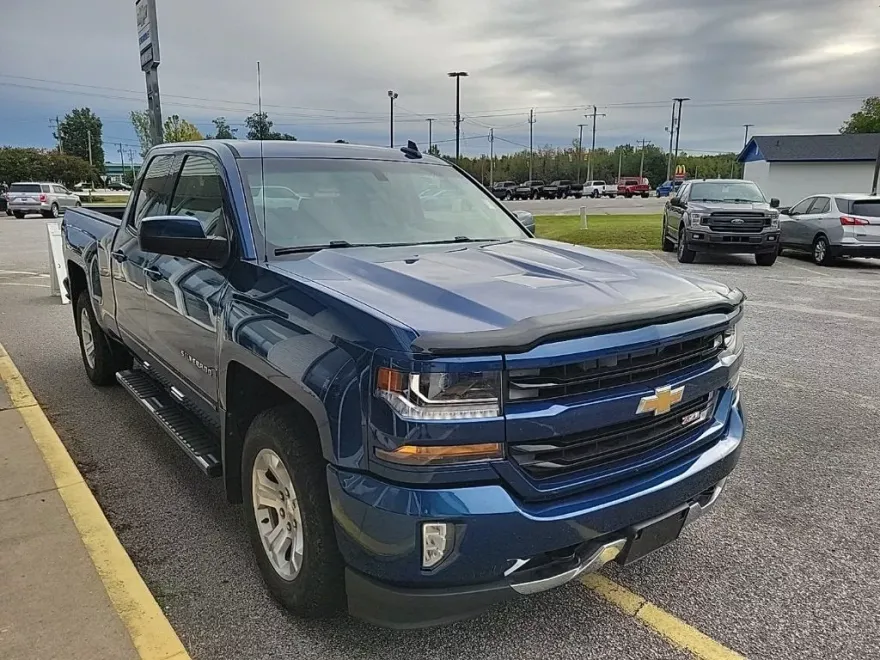 2016 Chevrolet Silverado 1500 LT photo 1
