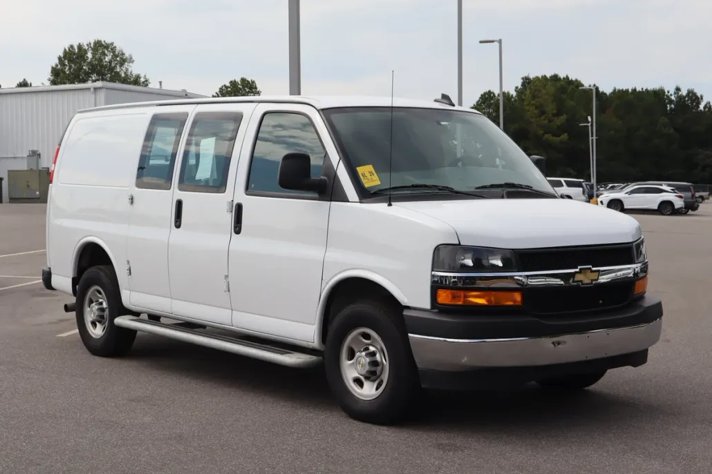 2024 Chevrolet Express Cargo 2500 photo 1