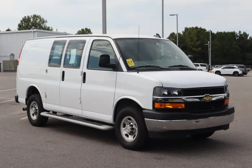 2024 Chevrolet Express Cargo 2500 photo 1