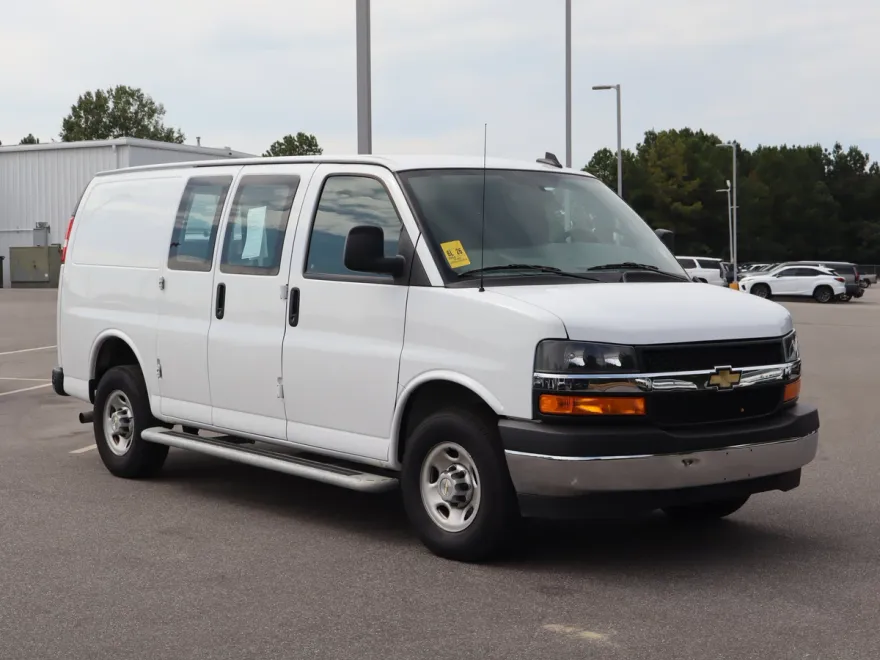 2024 Chevrolet Express Cargo 2500 photo 1
