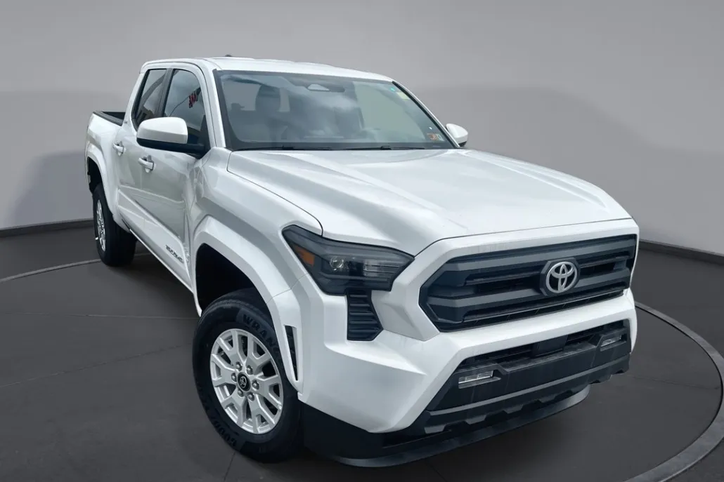 2025 Toyota Tacoma SR5 Double Cab photo 1