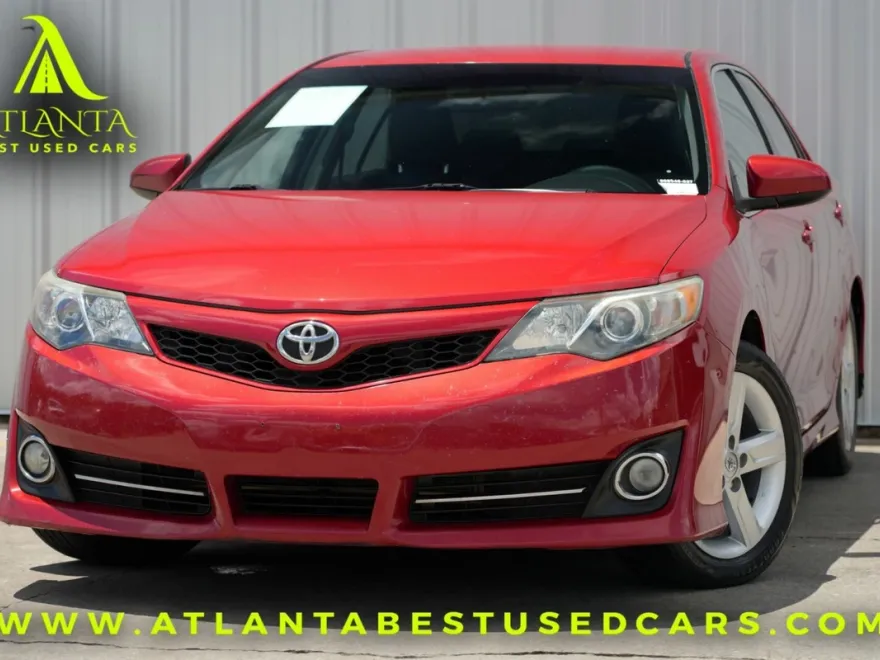 2014 Toyota Camry SE photo 1