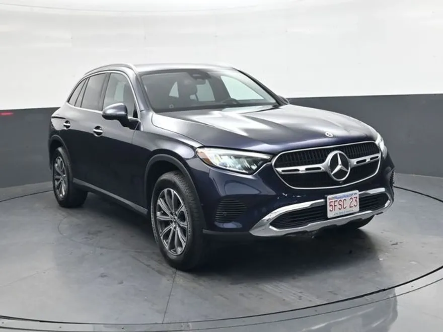 2024 Mercedes Benz GLC 300 photo 1
