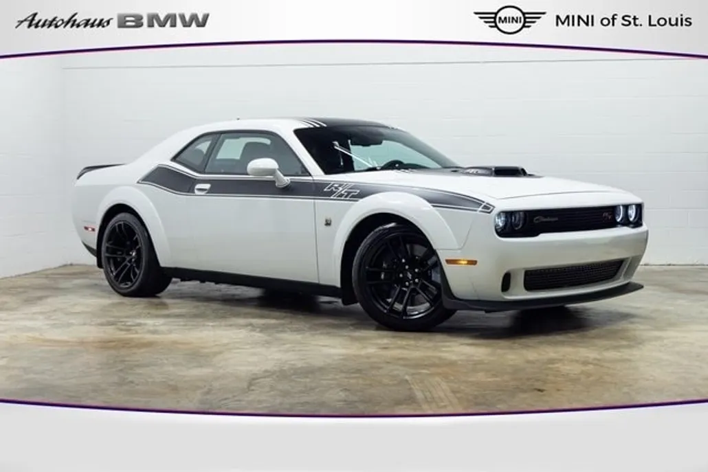2022 Dodge Challenger R/T Scat Pack Widebody photo 1
