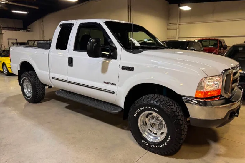 2000 Ford F-350 XLT photo 1