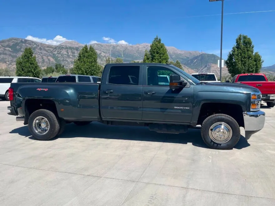 2018 Chevrolet Silverado 3500HD LT photo 1