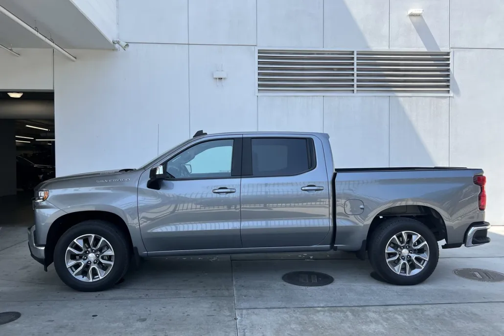 2021 Chevrolet Silverado 1500 LT photo 1
