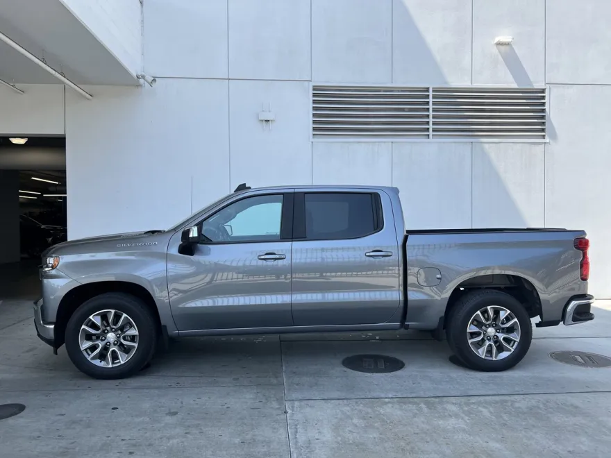 2021 Chevrolet Silverado 1500 LT photo 1