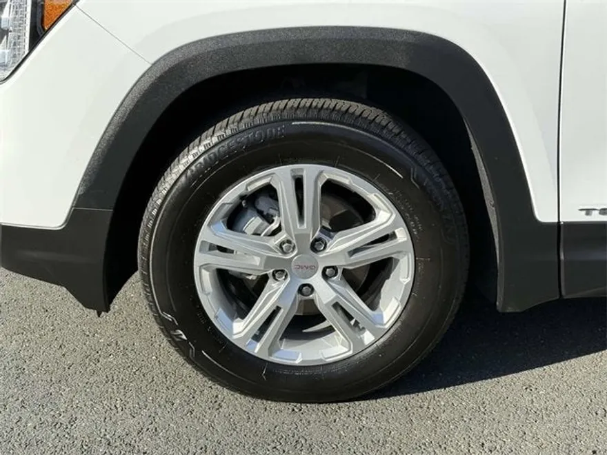 2024 Gmc Terrain SLE photo 1