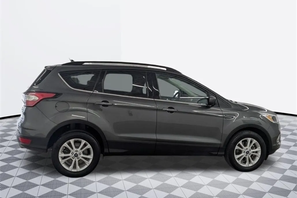 2018 Ford Escape SE photo 1