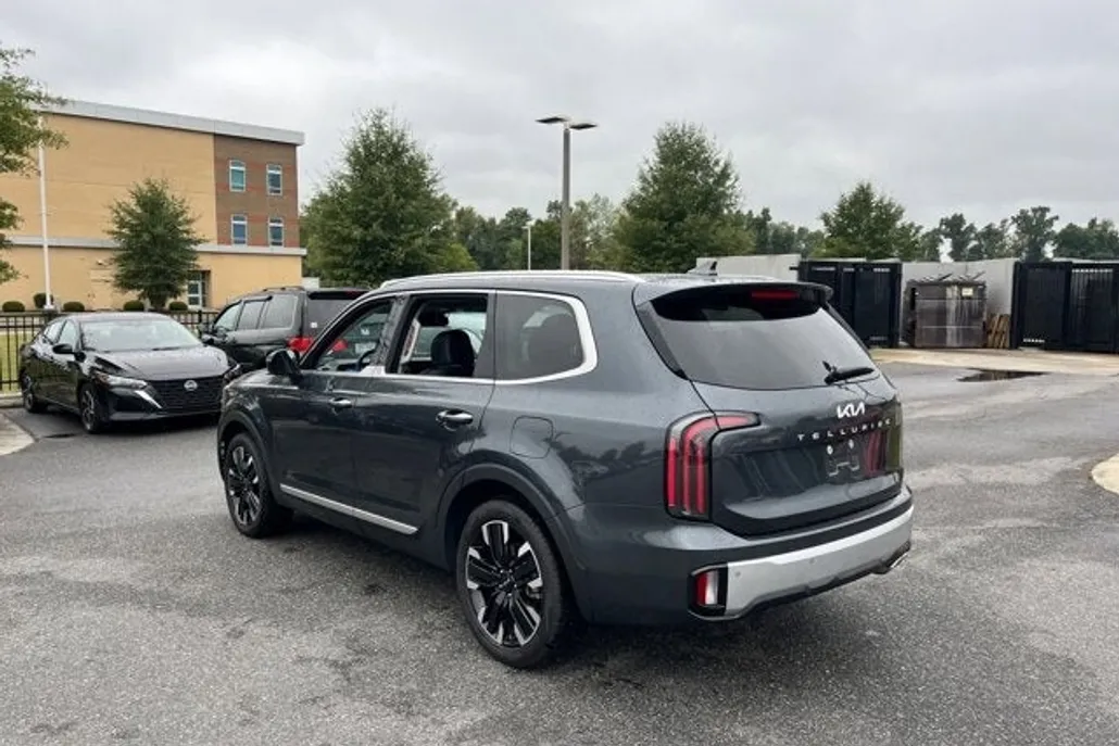 2024 Kia Telluride SX photo 1