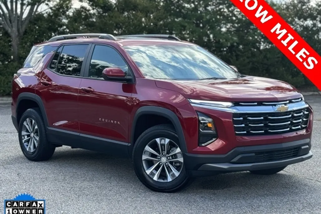 2026 Chevrolet Equinox LT photo 1