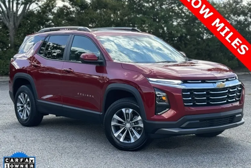 2026 Chevrolet Equinox LT photo 1