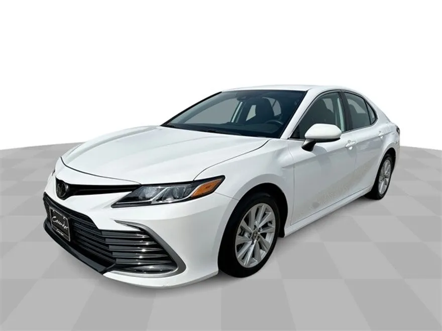 2024 Toyota Camry LE photo 1