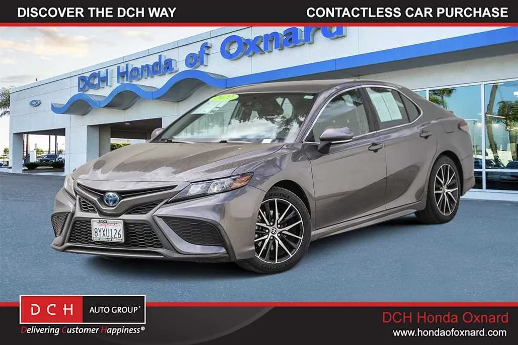2022 Toyota Camry Hybrid SE photo 1