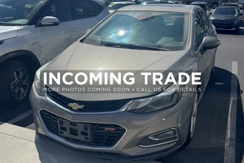 2017 Chevrolet Cruze Premier photo 1