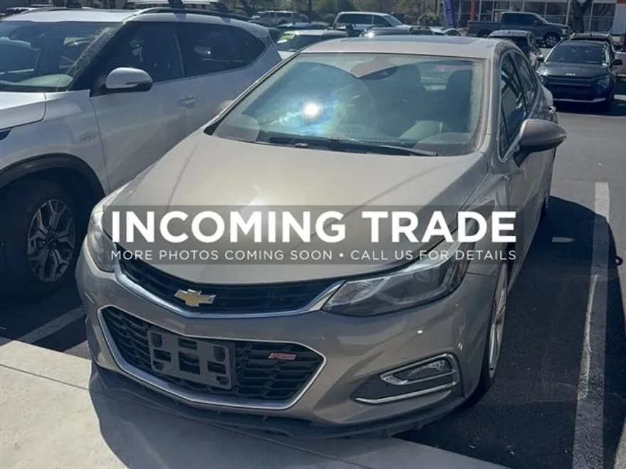 2017 Chevrolet Cruze Premier photo 1