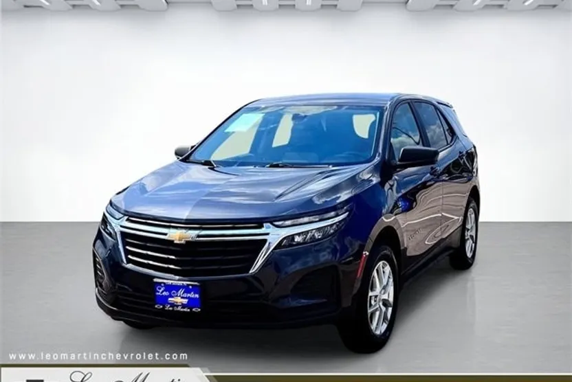2022 Chevrolet Equinox LS photo 1