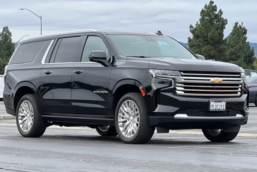 2024 Chevrolet Suburban High Country photo 1