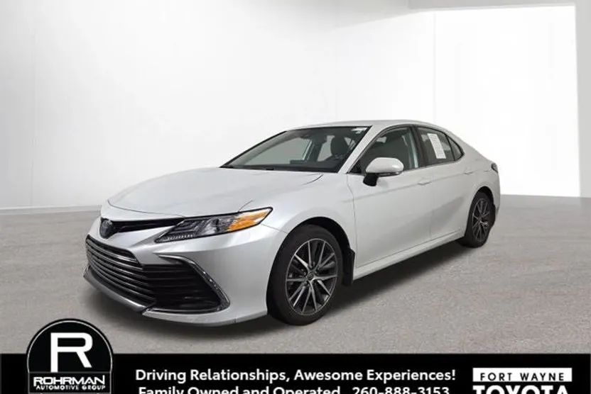 2023 Toyota Camry Hybrid XLE photo 1